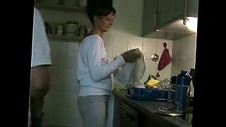 sunny leone and laxi stone sex monster in kitchen