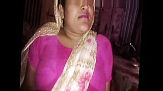 videos north indian indian bhabhi boob pressed saree