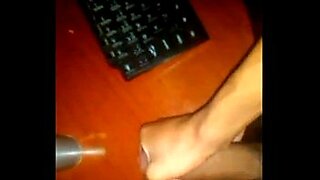 maru mexicana con panocha peluda se masturba la muestra en webcam