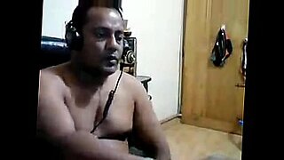 pinay wife on skype video call masturbate