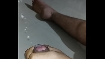 old amateury strangers meet in public toilet for orgasm