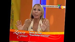 marcia ferro dando para o cavalo