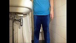 guy wank toilet spy