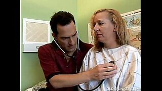 doctor boobs press patient sex