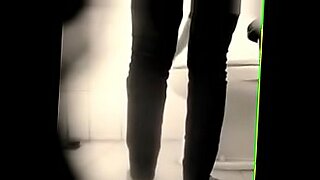 russia murid paksa sex guru di kamar mandi