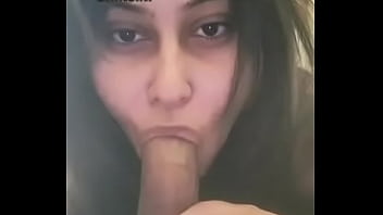 finger fucking my girlfriend to orgasm