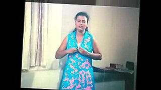 free download of malu aunty saree ass