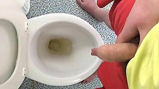 real toilet shiting peen