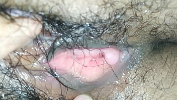 black daddly cums in her pussy