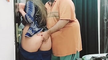 fat aunty indian thighs